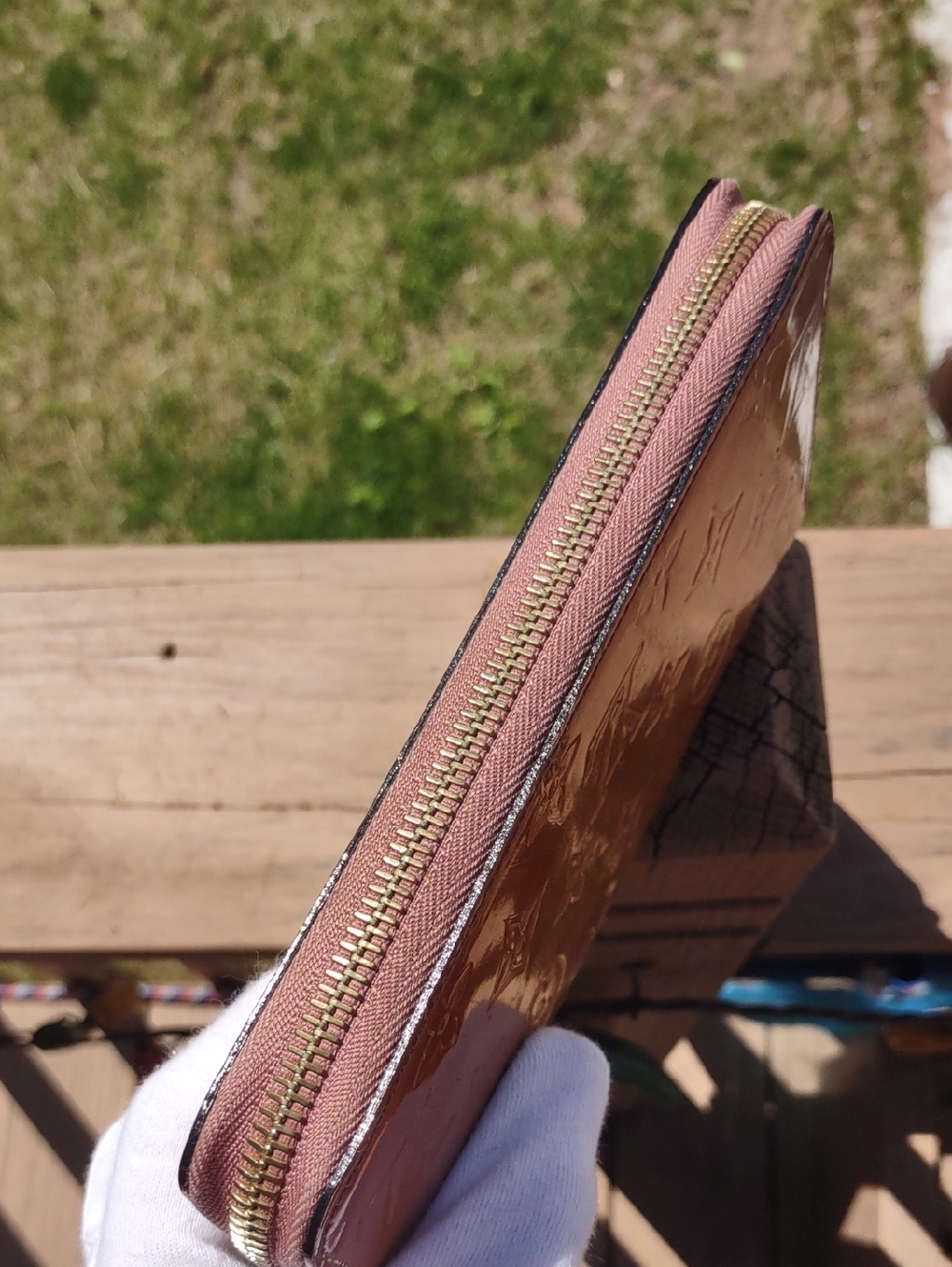 Louis Vuitton Vernis Zip-Around Wallet in Butterscotch Gloss Color. - Picture 5 of 16